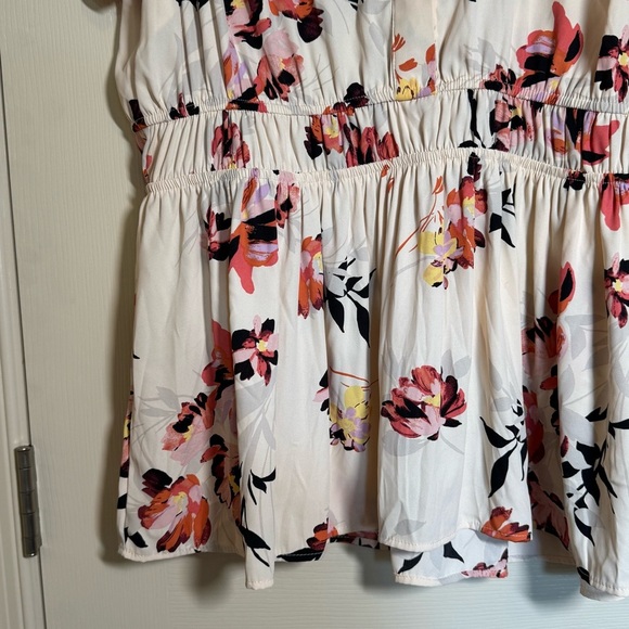 Torrid Peplum Georgette Flutter Sleeve Floral Top Womens Plus Size XL - Picture 3 of 12